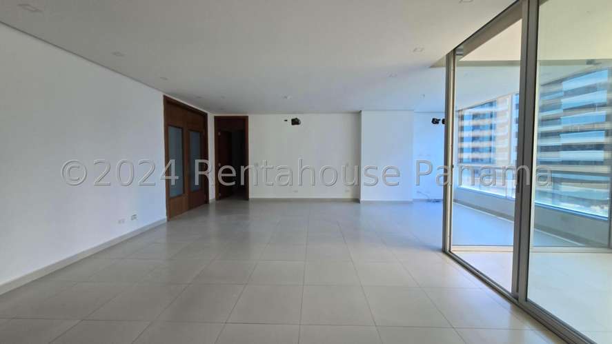 Apartamento en Venta en Marbella 27LDC3031