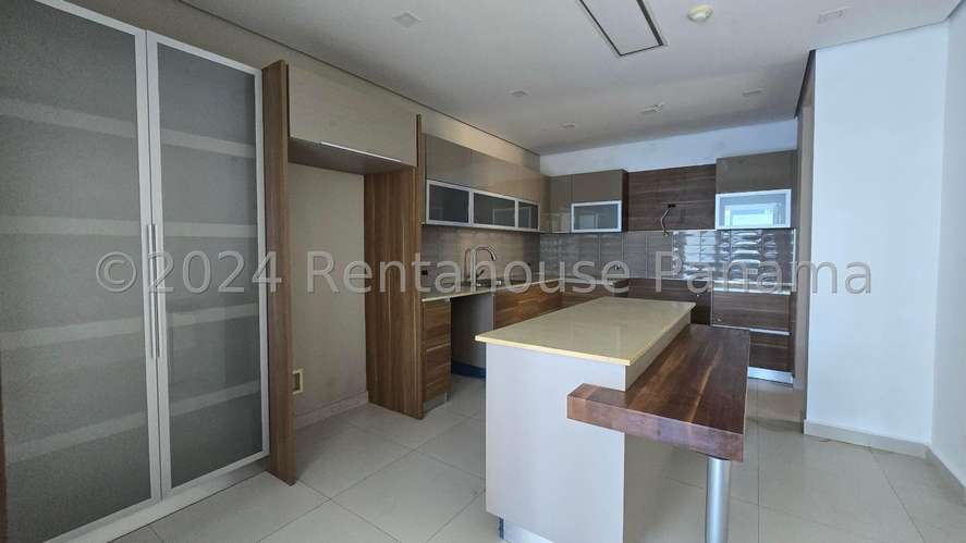 Apartamento en Venta en Marbella 27LDC3031
