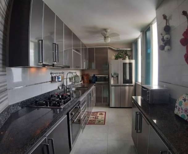 Apartamento en El Cangrejo I con balcon y ubicación premium