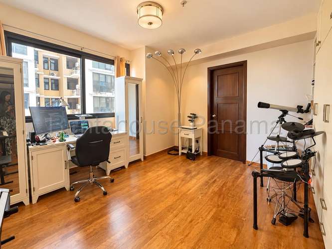 Apartamento en Alquiler en Costa del Este. PH PARQUE DEL MAR II. 27LDC2999