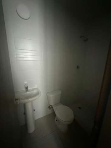 C400J SE ALQUILA AMPLIO APARTAMENTO CON LINEA BLANCA EN CONDADO DEL REY - Imagen 4