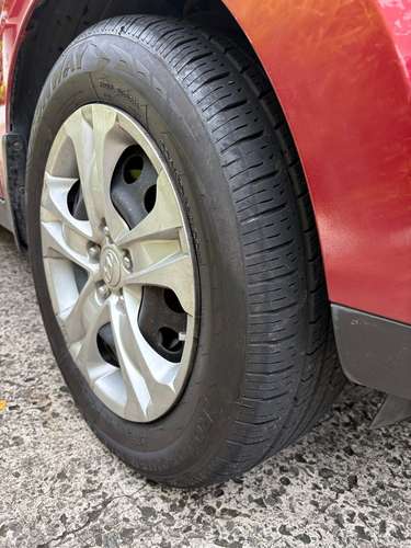 Hyundai Tucson Manual 80 mil km único dueño  - Imagen 7