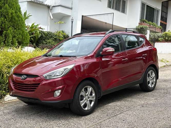 Hyundai Tucson Manual 80 mil km único dueño  - Imagen 5