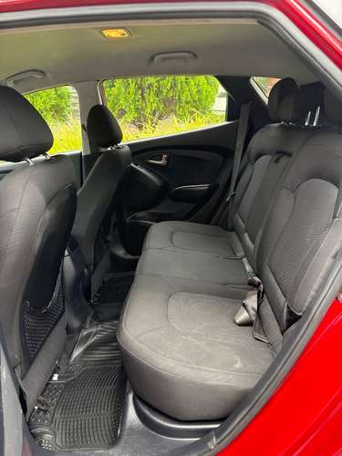 Hyundai Tucson Manual 80 mil km único dueño  - Imagen 12