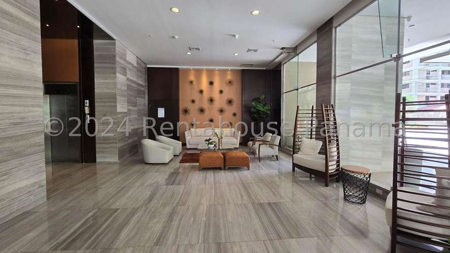 Apartamento en Venta en Marbella 27AECC3031 - Imagen 2