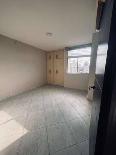 Alquiler de muy amplio Apartamento en el cangrejo - Imagen 7