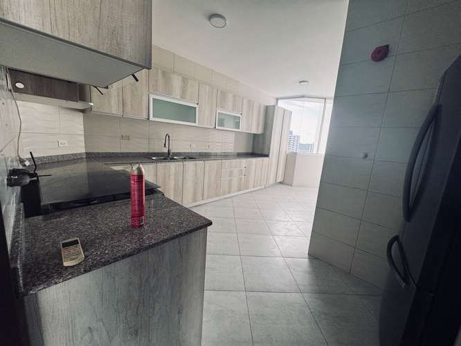 Alquiler de muy amplio Apartamento en el cangrejo - Imagen 2