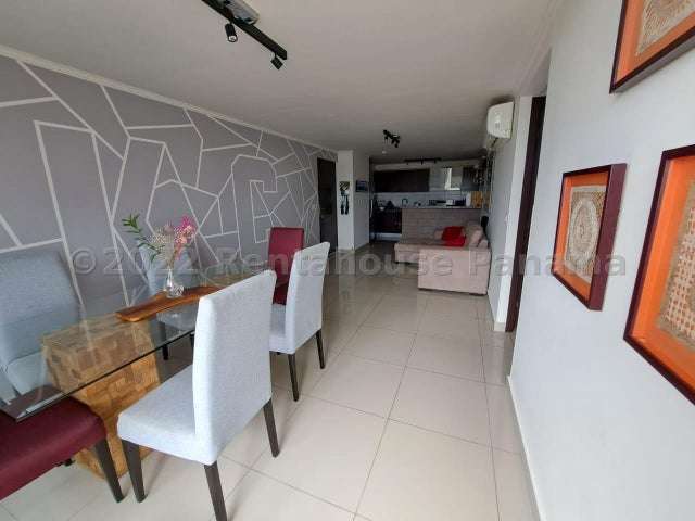 Alquiler de apartamento amoblado en PH Condado Country Club, Condado del Rey IH27-3015 