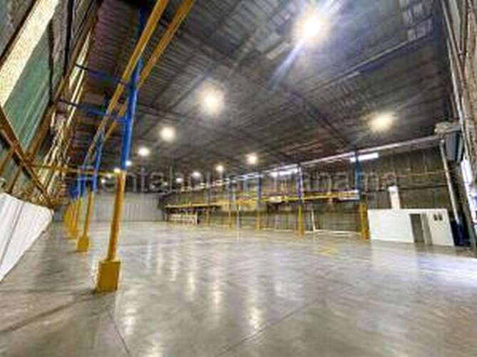 27-2996RGG Los Ángeles, Bethania: Galera alquiler 1,306 m² Despejada, almacén, distribución, pequeña industria.