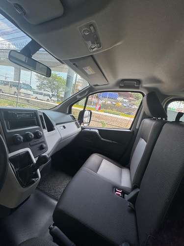 TOYOTA HIACE BUS 2024 - Imagen 3