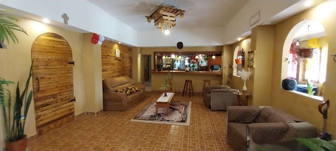 Casa y Local Comercial en Volcán, Tierras Altas, Chiriquí
