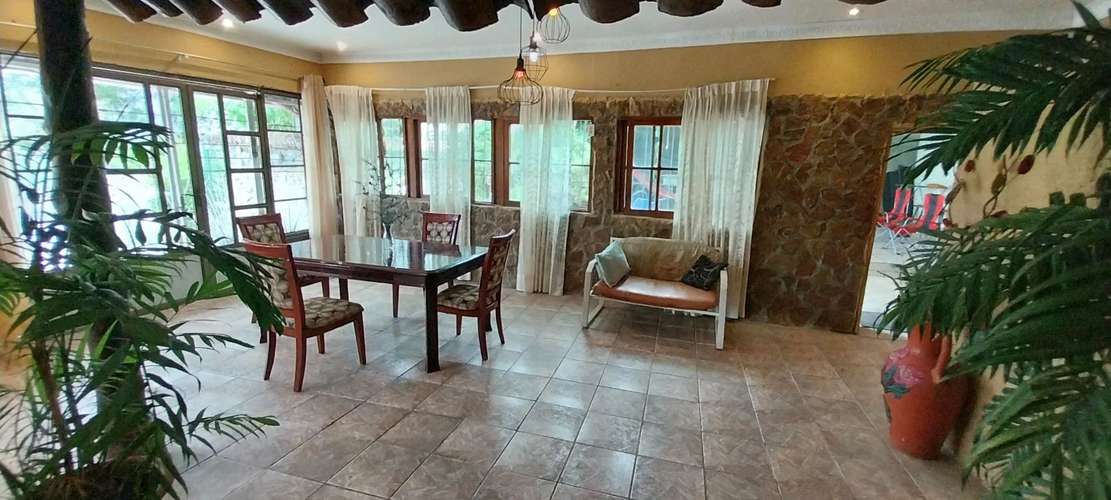 Casa y Local Comercial en Volcán, Tierras Altas, Chiriquí