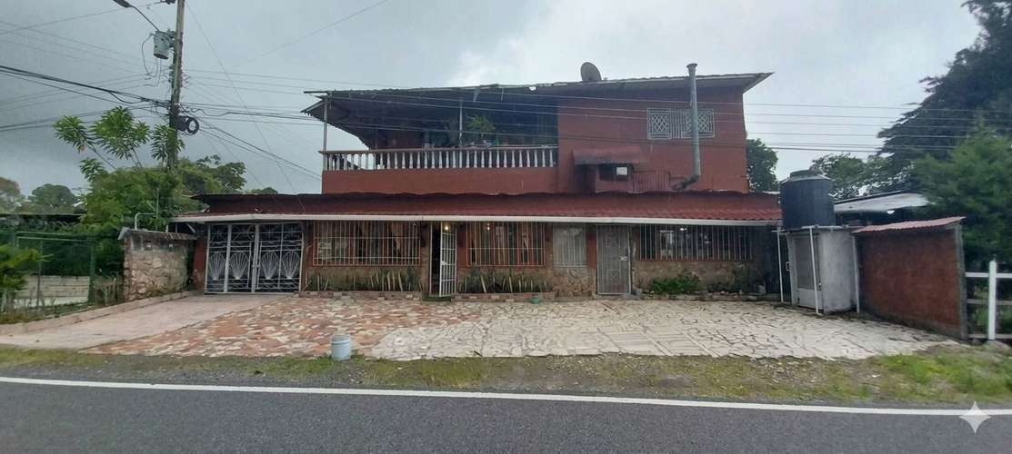 Casa y Local Comercial en Volcán, Tierras Altas, Chiriquí