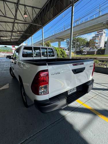 TOYOTA HILUX 2025 - Imagen 5