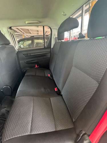 TOYOTA HILUX 2025 - Imagen 9