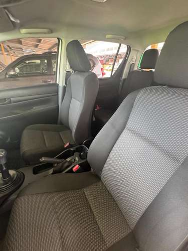 TOYOTA HILUX 2025 - Imagen 10