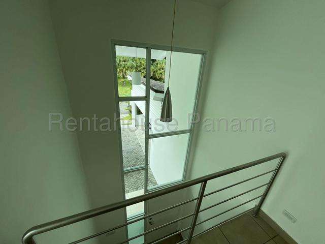 Se alquila moderna casa con línea blanca completa en Altos de Panamá 27-7223/GMB - Imagen 13