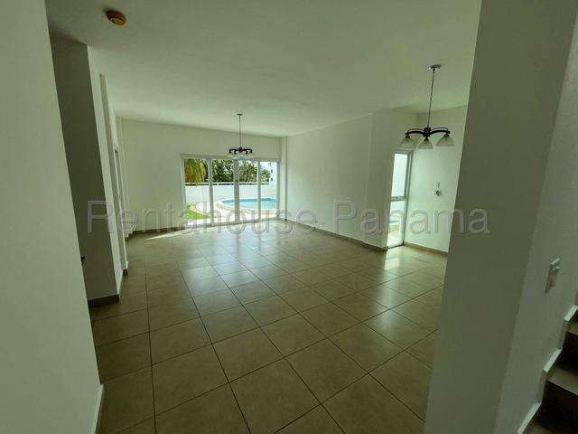 Se alquila moderna casa con línea blanca completa en Altos de Panamá 27-7223/GMB - Imagen 7