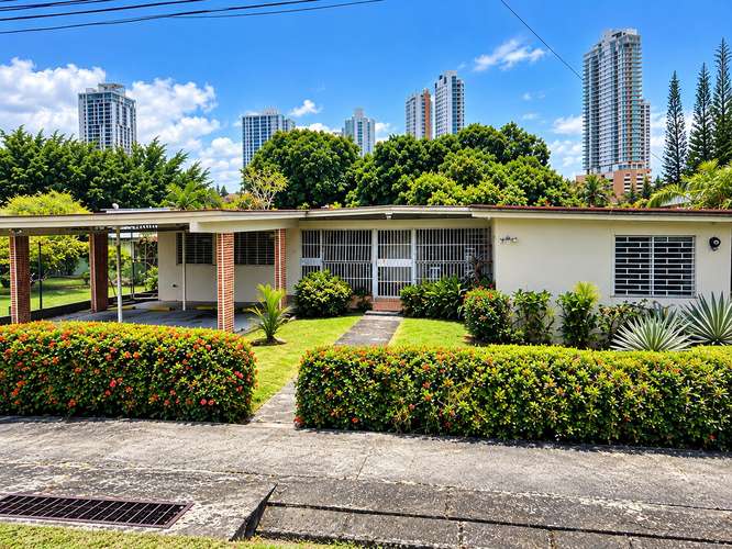 Venta de Casa para Renovar en Altos del Golf | DG