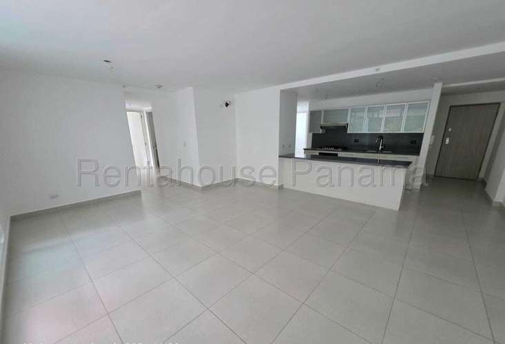 Unfurnished apartment for rent at PH Clayton Park II, Clayton - terrace | uVIK-27-2467