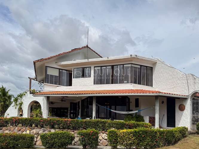 Venta de  Casa en Coronado – Frente al Río y Mar - Chame - Imagen 1