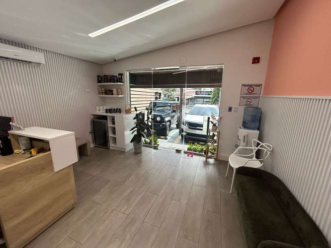 SE ALQUILA EN PLANTA BAJA LOCAL COMERCIAL EN SAN FRANCISCO