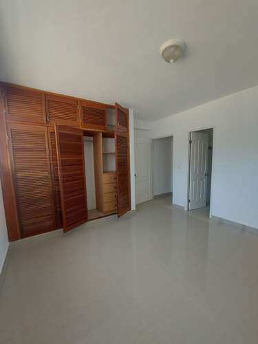 ALQUILER APARTAMENTO  120mts2, 3 RECAMARAS, PLANTA BAJA, AVE JUAN PABLO II $825.00usd - Imagen 5