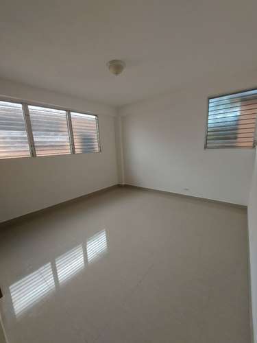 ALQUILER APARTAMENTO  120mts2, 3 RECAMARAS, PLANTA BAJA, AVE JUAN PABLO II $825.00usd - Imagen 3