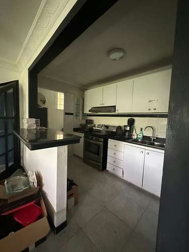 Hermosa Casa de 3 pisos en Residencial Limajo - Imagen 4
