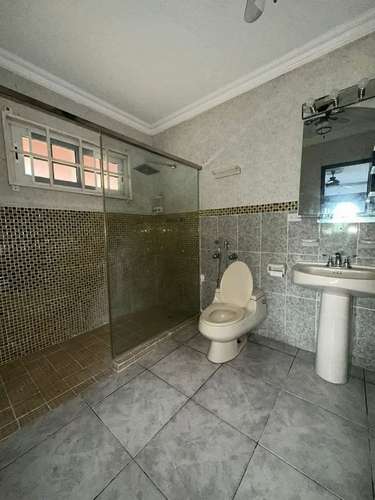 Hermosa Casa de 3 pisos en Residencial Limajo - Imagen 7