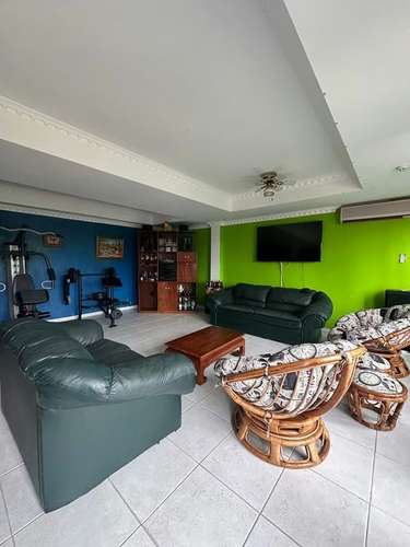 Hermosa Casa de 3 pisos en Residencial Limajo - Imagen 12