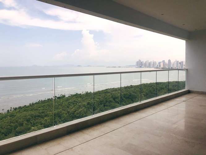 LUJOSO APARTAMENTO de 629 M² en COSTA DEL ESTE - FRENTE AL MAR