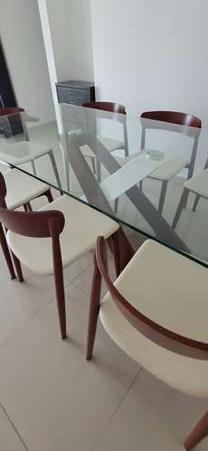 Juego de Comedor Moderno de 8 Sillas – Mesa de Cristal Templado