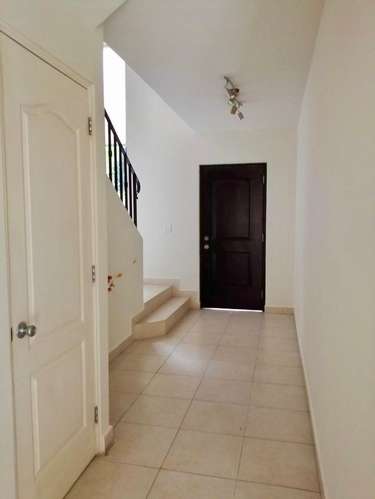 SOLO CLIENTES DIRECTOS Se Alquila Casa para Diciembre en Versalles- Juan Díaz. - Imagen 2