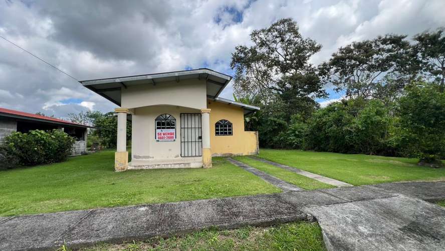 Banco vende casa en RESIDENCIAL SUEÑO BONITO – BUGABA, CHIRIQUÍ - Imagen 1