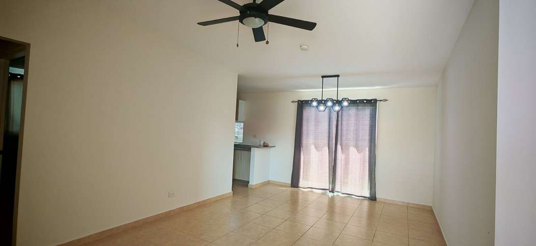¡SE ALQUILA HERMOSA CASA! | Incluye Aire Acondicionado, Excelente Ubicación y Seguridad 24/7