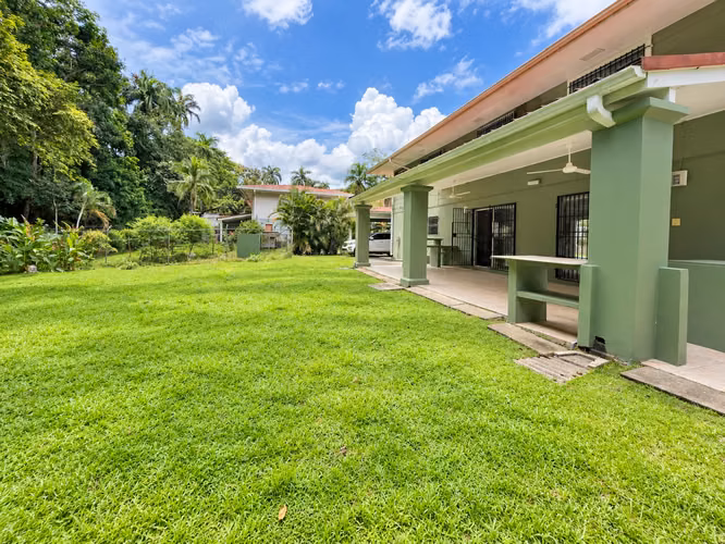 Espaciosa casa en Clayton con amplio jardín/4 recámaras
