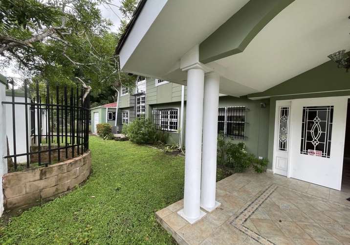 Espaciosa casa en Clayton con amplio jardín/4 recámaras