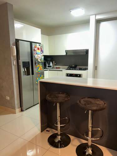 Alquilo apartamento amoblado en Costa Del Este, 3 recamaras, remodelado, 120m2. - Imagen 11