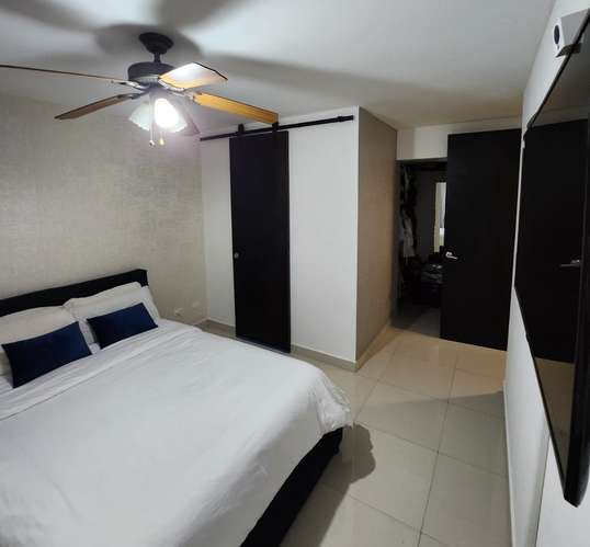 Alquilo apartamento amoblado en Costa Del Este, 3 recamaras, remodelado, 120m2. - Imagen 14