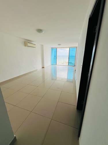 Vendo apartamento en San Francisco, 124m2, 2 recamaras, con Cuarto y baño de empleada, vista al mar. - Imagen 2