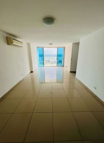 Vendo apartamento en San Francisco, 124m2, 2 recamaras, con Cuarto y baño de empleada, vista al mar.
