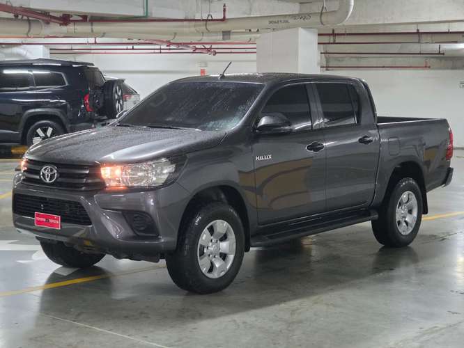 TOYOTA HILUX 2023 74mil km  - Imagen 2