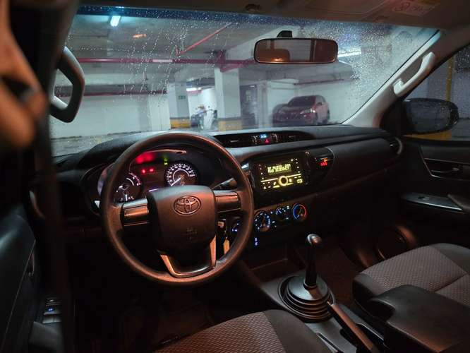 TOYOTA HILUX 2023 74mil km  - Imagen 15
