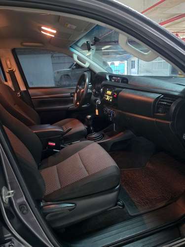 TOYOTA HILUX 2023 74mil km  - Imagen 14