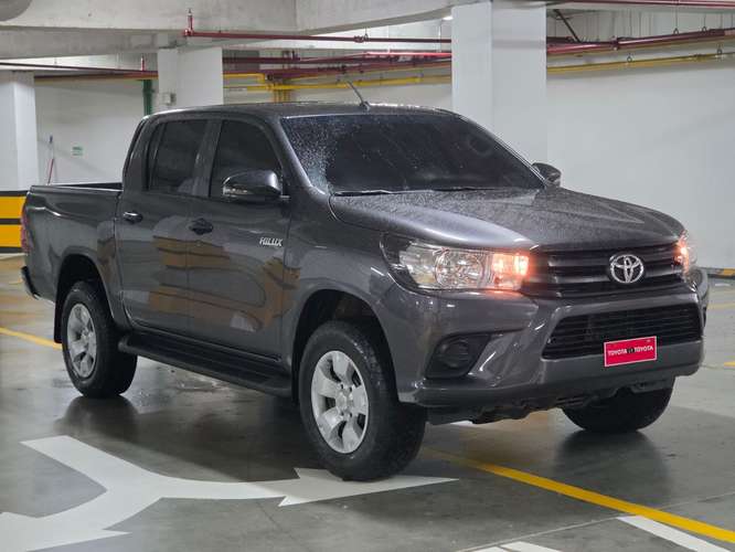TOYOTA HILUX 2023 74mil km  - Imagen 8