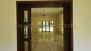 Casa en Venta en Clayton 27jack3033