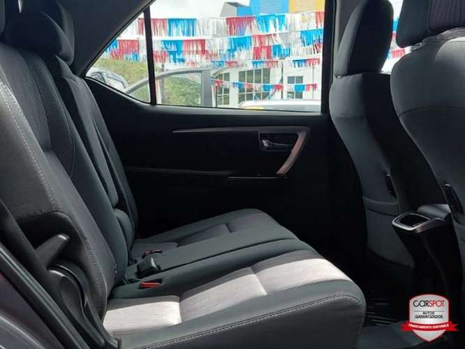 Toyota Fortuner SRV 2022 Automática 0000 - Imagen 11