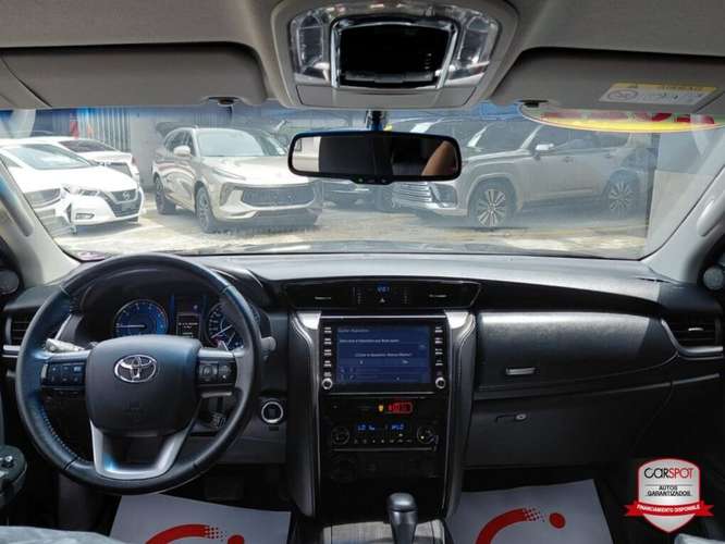 Toyota Fortuner SRV 2022 Automática 0000 - Imagen 8