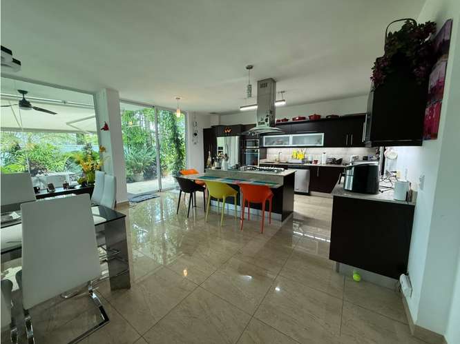 Venta de casa en esquina | Costa esmeralda, Costa Sur